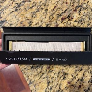 Whoop 4.0 superknit band - champagne